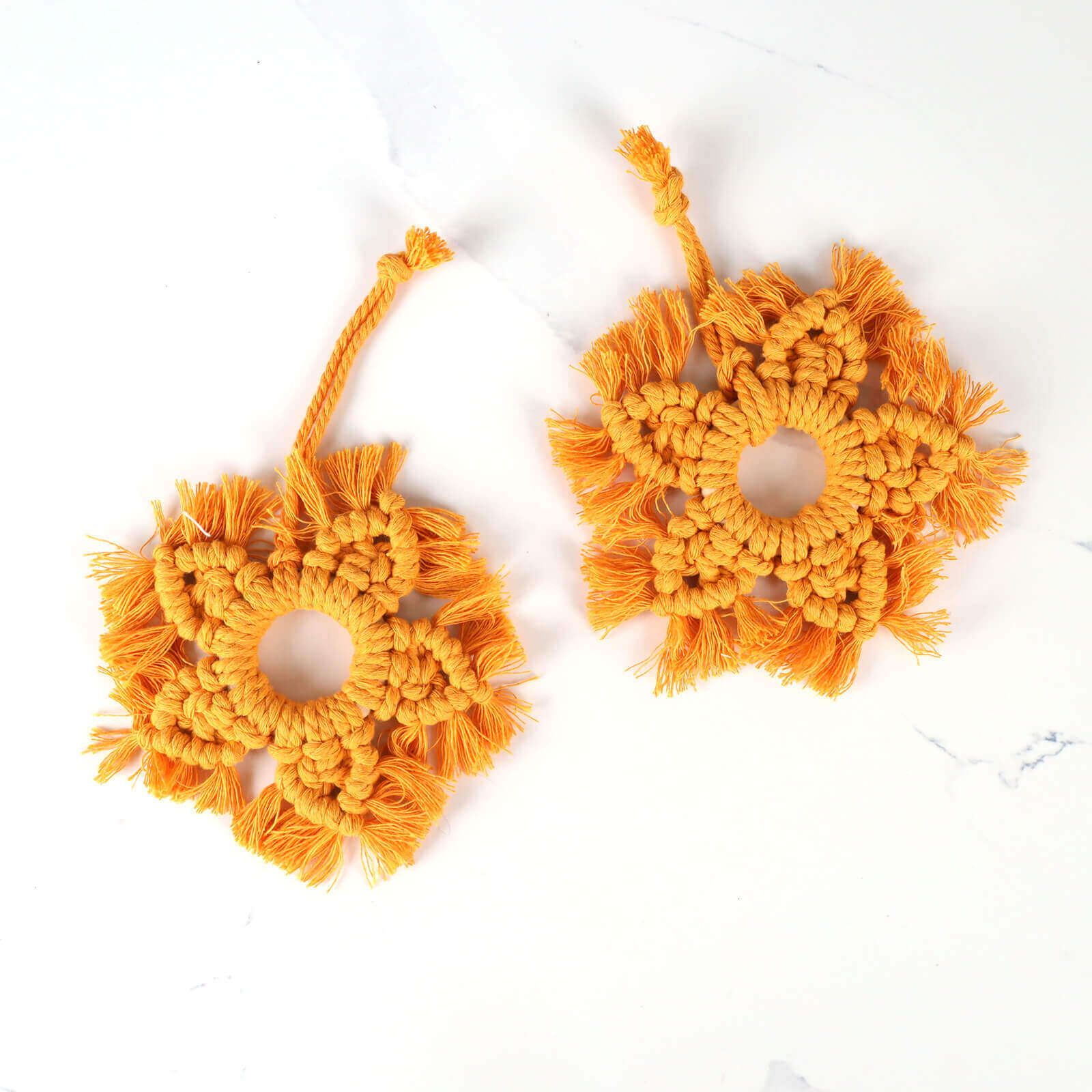 Projet d'étoile en macramé